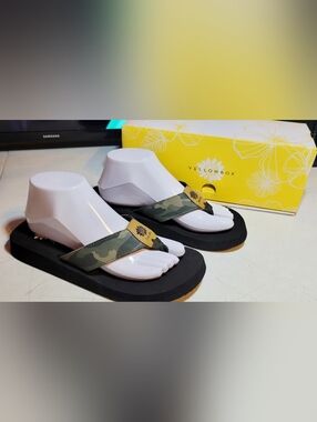 Women's Shoes Size 8.5M Yellow Box Flip Flops Maverick Camo Wedge Sandals | Box